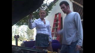 ���ਭ ਦੇ ਸਿਆਣੇ ਮਹਿਲਾ ਲਈ ਤਲਾਸ਼ ਕਰ ਰਹੇ ਹਨ, ਨੌਜਵਾਨ ਮੁੰਡੇ - Chelsea Zinn, Darien ਰੌਸ, ਈਰਖਾ ਈਰਖਾ, Kiss