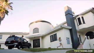 Cazzo fidanzato mentre mamma walks in? Bello!