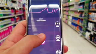 Martinasmith χρήση της παιχνίδι στο Εμπορικό κέντρο, μέχρι να την τελειώσεις