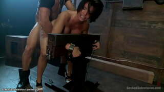 بڑی چوچیان brunette MILF نینسی بنایا گیا ہے کے ساتھ داخلے کوڑا اس کے دانت میں تو پابند اور جھکا کسی نہ کسی طرف سے بھاڑ میں جاؤ بڑا لنڈ Ramon Nomar تہھانے میں