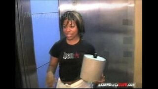 Мчусь գնացքով ջրային մակերեւույթին.