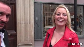 Jolie petite blonda francaise aux beaux sodomisee mormânt