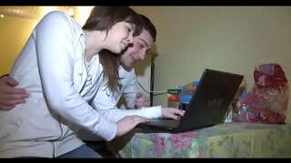 Был үҙем төшөргән сабый зәңгәр күлдәк