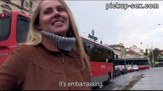 Eurobabe Zuzana golpeó con extraño para un poco de dinero