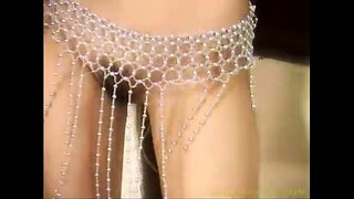 танцующая затсиониро духтари хуб a4U - Линси Лиу