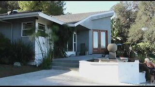 խորթ մայրը գայթակղում է նրան, երբ ս.