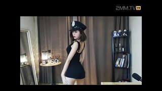 ���ి Suwan యూనిఫాం హాట్ డ్యాన్స్