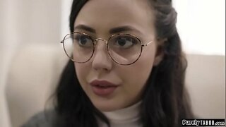 المضطربة العذارى أخير هو الأخصائي الاجتماعي هي الجلسة.هو الوحيد الذي يمكن أن تساعد لها sis لكنه يأتي في الأسعار.يريد منها ممارسة الجنس معه.خفة دم أي خيار آخر كانت الحناجر قضيبه و يتيح له أكل بها قبل أن يمارس الجنس معها