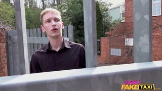 ť�性偽のタクシーを大幅に獲れで遊ぶ女の滑りによりガイド