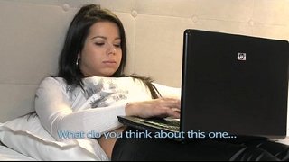 Թխահեր լեսբիներ նախերգանք մատը միմյանց