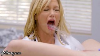 Դեռահասը Sprinkles Բոլոր Տաք եւ Грудастых Լեսբուհիների Դոկտոր