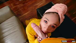 Իմ տարօրինակ խորթ մայրը Պոտաշ Արդյոք ստիպում է խորը մինետ իմ մեծ անդամին այն բանից հետո, երբ подслушала իմ խոսել են հեռախոսով