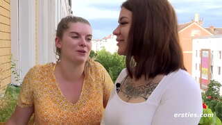 Naughty Amateur lezbijke, bi to po vsej hiši 